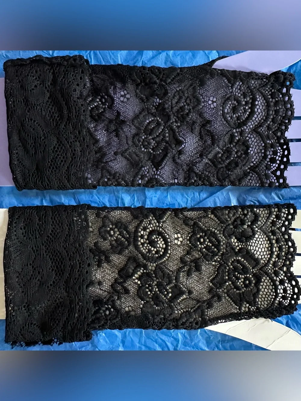 NWOT Black Floral Lace Fingerless Gloves